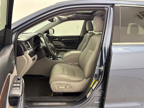 Used 2015 Toyota Highlander Limited FWD image 5