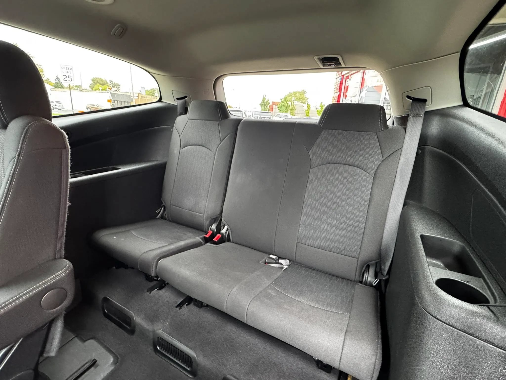 Used 2017 Chevrolet Traverse LT w/ Style and Technology Package FWD image 22