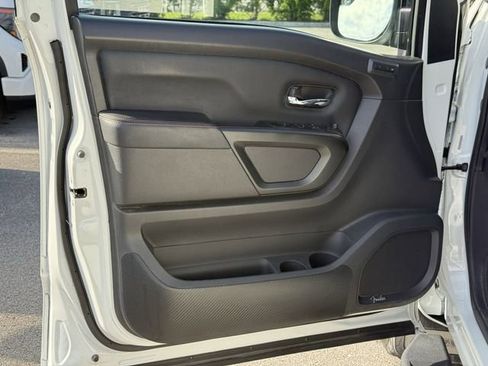 Used 2021 Nissan Titan PRO-4X w/ Pro-4x Convenience Package AWD/4WD image 32