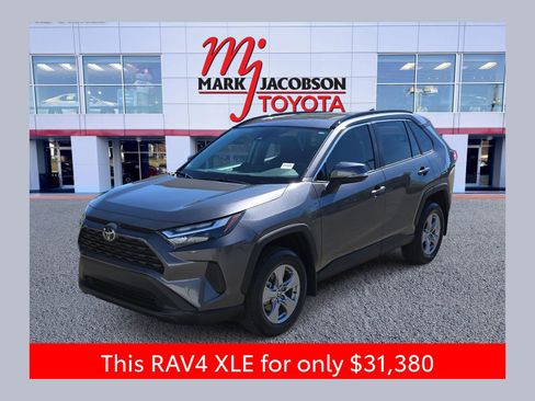 Used 2025 Toyota RAV4 XLE image 1