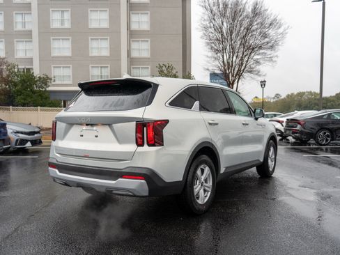 New 2026 Kia Sorento LX image 9
