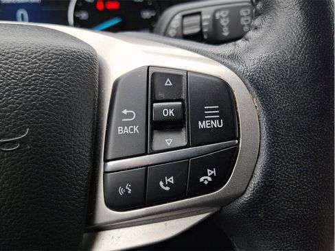 Used 2023 Ford Explorer XLT w/ Equipment Group 202A AWD/4WD image 8