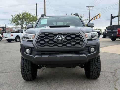 Used 2022 Toyota Tacoma TRD Sport w/ Technology Package AWD/4WD image 3