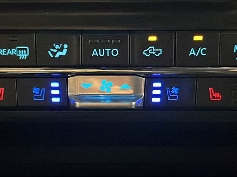 Used 2023 Ford F150 Lariat AWD/4WD image 42