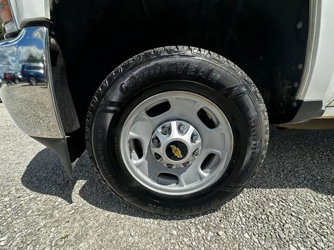Used 2018 Chevrolet Silverado 2500 W/T RWD image 40