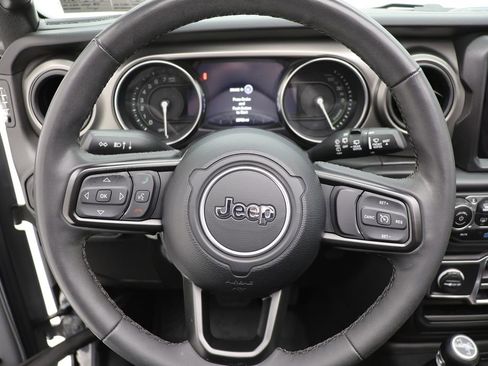 Used 2023 Jeep Wrangler Unlimited w/ Sun & Screen Package AWD/4WD image 18