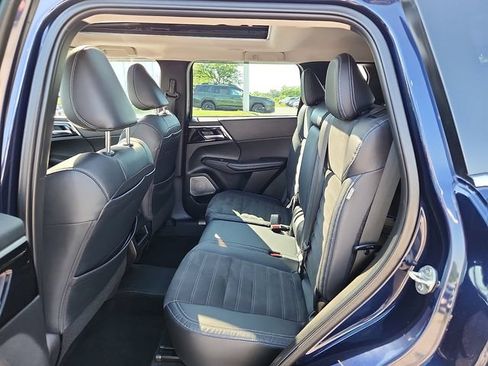 Used 2023 Mitsubishi Outlander SE AWD/4WD image 10