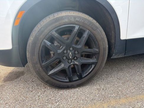 Used 2023 Chevrolet Blazer LT w/ Convenience Package FWD image 3