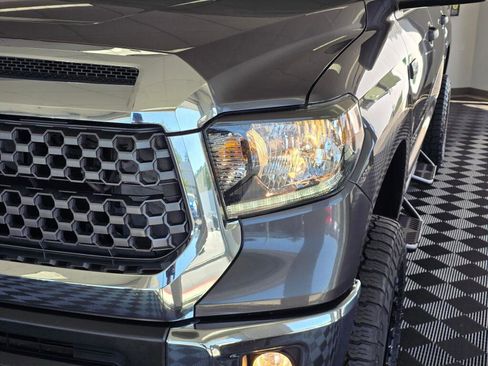 Used 2018 Toyota Tundra SR5 AWD/4WD image 10