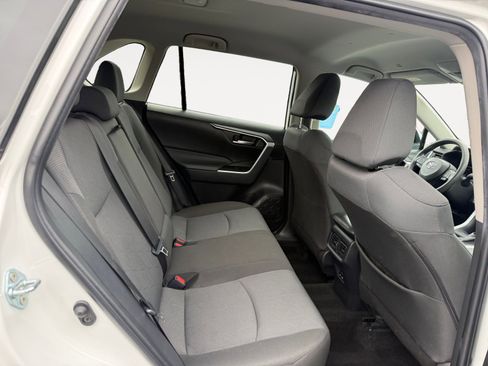 Used 2025 Toyota RAV4 XLE FWD image 18