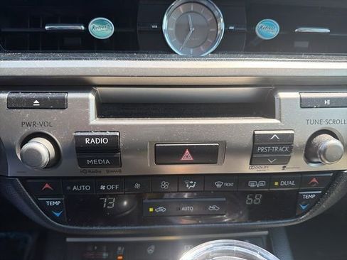 Used 2014 Lexus ES 350 w/ Luxury Package image 17