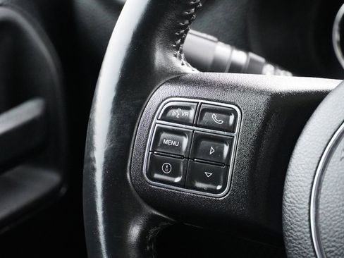 Used 2015 Jeep Wrangler Unlimited Sahara w/ Connectivity Group image 28