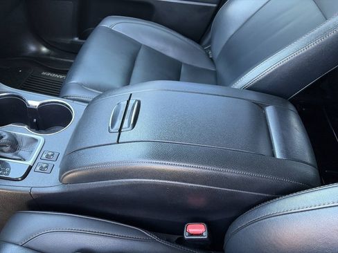 Used 2019 Toyota Highlander XLE AWD/4WD image 46