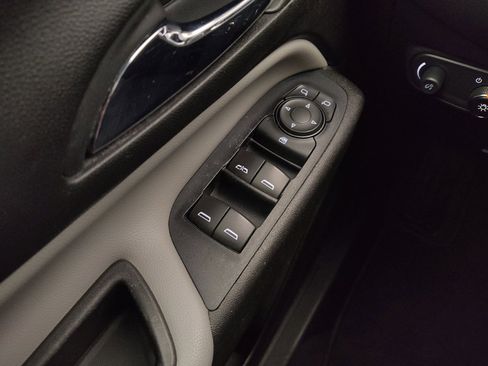 Used 2020 Chevrolet Equinox LS w/ LS Convenience Package FWD image 27