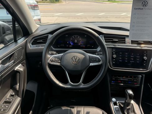 Certified 2023 Volkswagen Tiguan SE FWD image 21