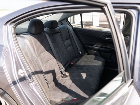 Used 2017 Honda Accord EX image 18