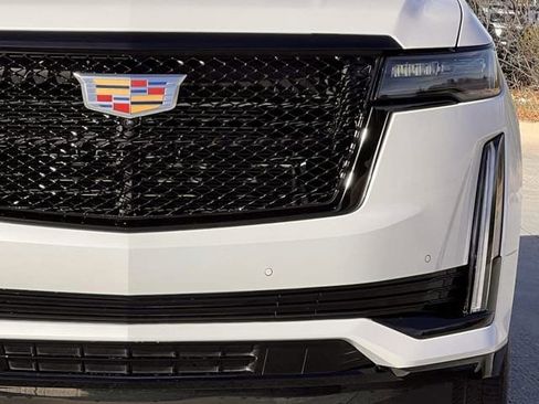 Certified 2023 Cadillac Escalade Sport w/ Touring Package image 10