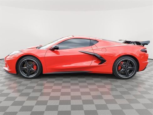 Used 2024 Chevrolet Corvette Stingray Preferred Cpe w/ Z51 Performance Package image 3