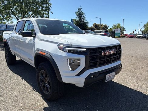 Used 2025 GMC Canyon Elevation w/ Convenience Package RWD image 3