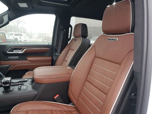 New 2026 GMC Sierra 1500 Denali Ultimate w/ LPO, Black Badging Package AWD/4WD image 16
