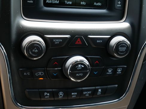 Used 2017 Jeep Grand Cherokee Laredo w/ Quick Order Package 23E AWD/4WD image 23