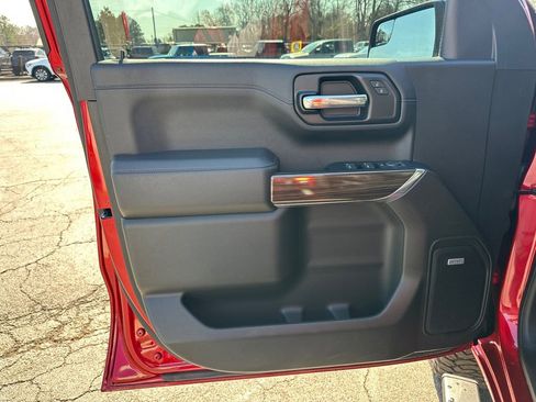 Used 2022 Chevrolet Silverado 1500 RST image 11