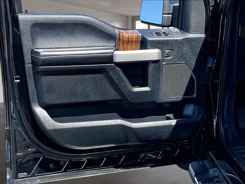 Used 2018 Ford F150 Lariat w/ Equipment Group 502A Luxury AWD/4WD image 24