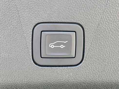 Used 2024 GMC Yukon XL Denali Ultimate image 12