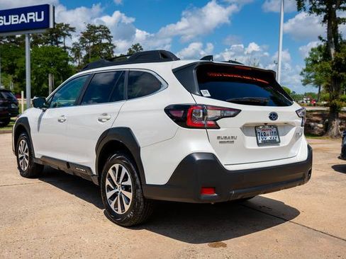Certified 2025 Subaru Outback Premium image 4
