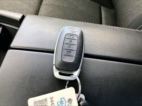 Used 2026 Nissan Rogue SV w/ Cold Weather Package AWD/4WD image 35