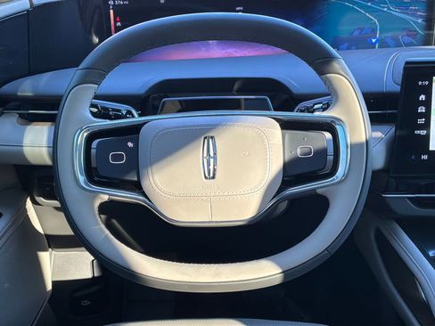 Used 2025 Lincoln Nautilus Reserve w/ Jet Appearance Package image 16