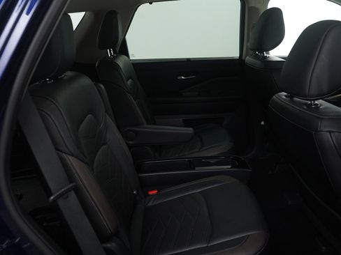 Used 2022 Nissan Pathfinder Platinum w/ Cargo Package image 12