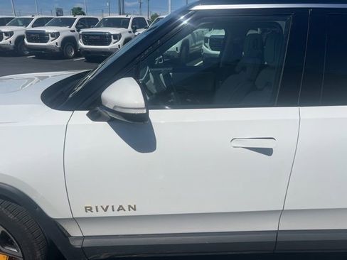 Used 2023 Rivian R1S Adventure image 10