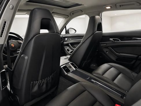 Used 2015 Porsche Panamera image 13