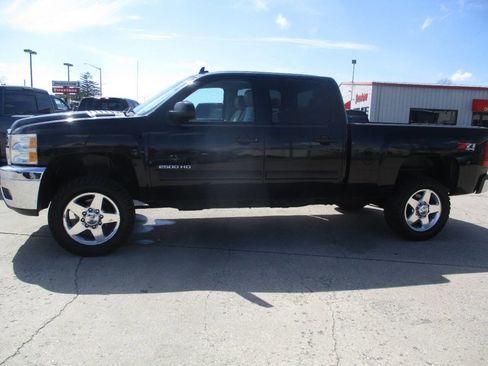 Used 2013 Chevrolet Silverado 2500 LTZ w/ LTZ Plus Package image 3