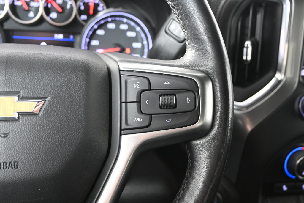 Used 2021 Chevrolet Silverado 1500 LT AWD/4WD image 35