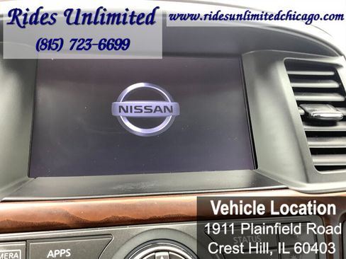 Used 2017 Nissan Pathfinder Platinum w/ Family Entertainment Package AWD/4WD image 29