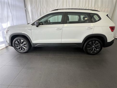 Used 2022 Volkswagen Taos S w/ IQ Drive S Package image 2