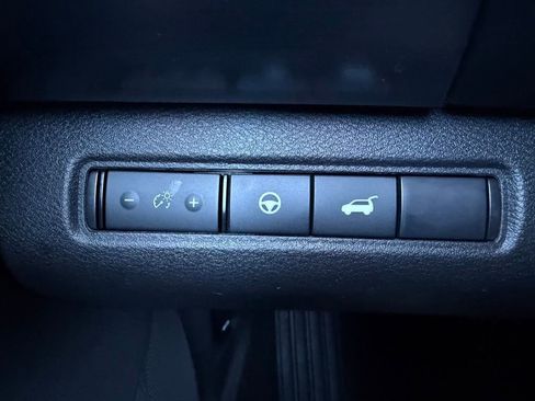 Used 2025 Nissan Pathfinder SL w/ Cargo Package image 22