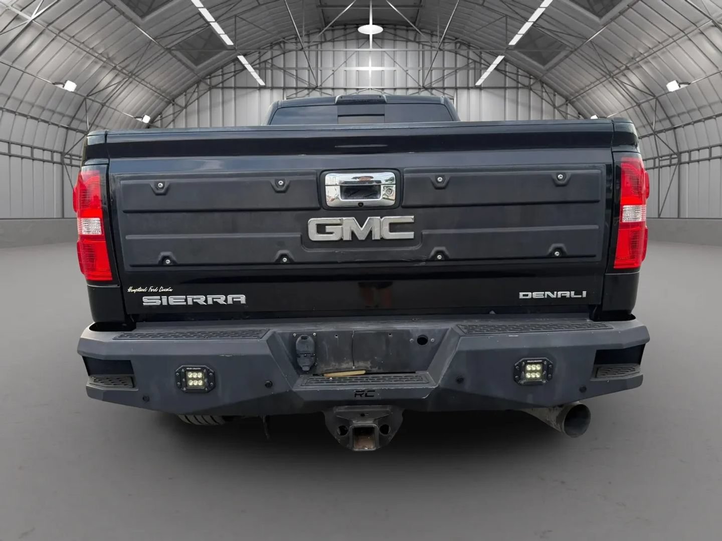 Used 2018 GMC Sierra 3500 Denali w/ Duramax Plus Package AWD/4WD image 7