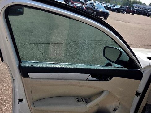 Used 2013 Volkswagen Passat 2.5 SE image 10