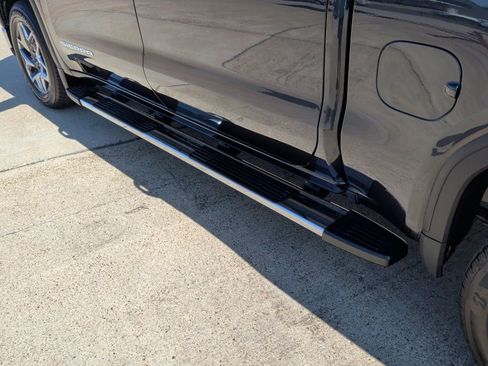 Used 2023 GMC Sierra 1500 SLT image 45