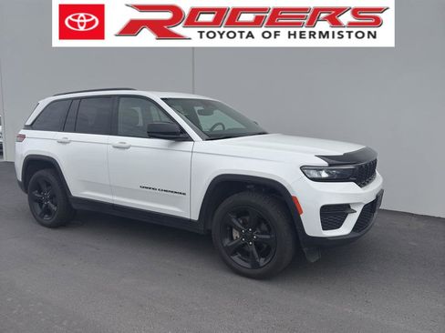 Used 2023 Jeep Grand Cherokee Altitude AWD/4WD image 1