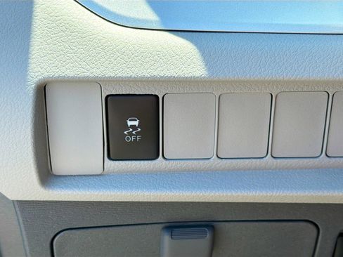 Used 2020 Toyota Sienna LE FWD image 24