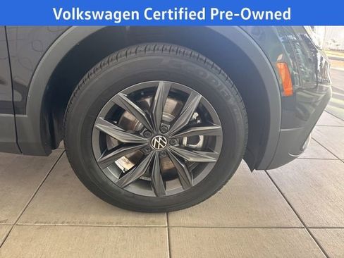 Certified 2023 Volkswagen Tiguan SE w/ Panoramic Sunroof Package image 12