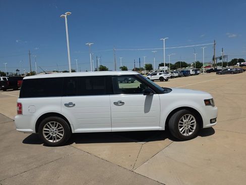 Used 2015 Ford Flex SEL FWD image 2