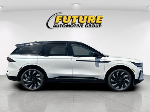 New 2026 Lincoln Nautilus Reserve w/ Jet Appearance Package AWD/4WD image 2