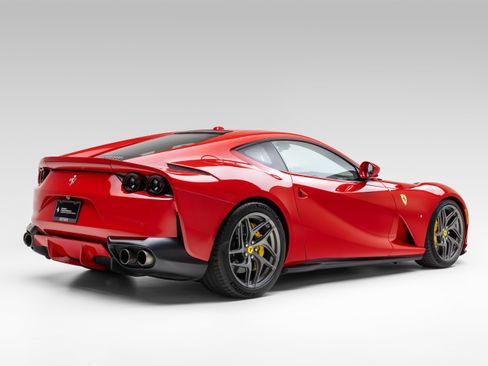 Used 2020 Ferrari 812 Superfast RWD image 8
