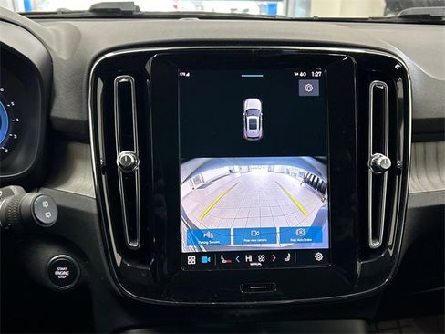 Certified 2024 Volvo XC40 B5 Core image 17