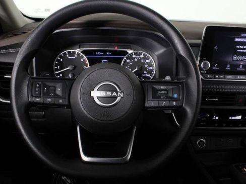 Certified 2023 Nissan Rogue SV FWD image 25
